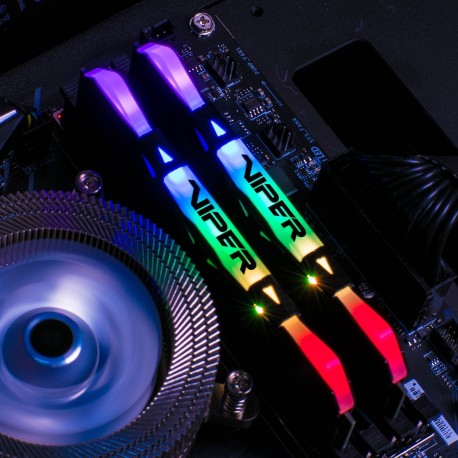Pomnilnik DDR4 16GB (2x8GB) 3200 Patriot Viper RGB, PVR416G320C6K
