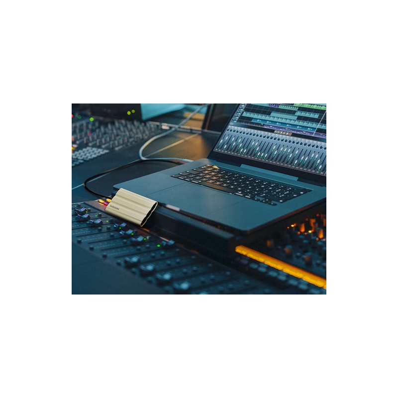 Zunanji SSD disk 2TB NVMe Samsung T7 Shield, bež, MU-PE2T0K